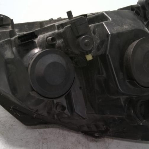 99367467-001dd5b4-ca42-451b-a561-bb1e9984547a-Piece-99367467-Optique-avant-principal-gauche-7701045174-RENAULT-CLIO-2-PHASE-2-12i-16V-dffe39a23c00bcdb5ae0921e53d8e198bb1b42ffe34558d455503d052ad4d169_m.jpg
