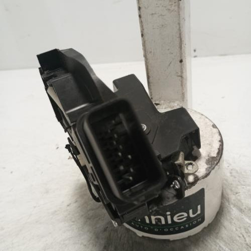 99505768-0286dc05-aed6-4d30-8731-5cd190acc593-Piece-Fermeture-centralisee-avant-gauche-4976083-FORD-FOCUS-2-PHASE-2-7d2116cb4ea10117af92d1f3cf20d462a6ce373dd5b20b7bd16d84fa38414916_m.jpg
