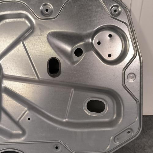 99505771-ceedb8ed-3403-41f5-afcc-3113e3cf5fd7-Piece-Leve-vitre-electrique-avant-droit-1736144-FORD-FOCUS-2-PHASE-2-e35afd40916fecd7119edd697405aa3c46f2c9d69a766bba16eebfb3fe65980e_m.jpg