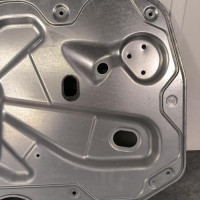 99505771-ceedb8ed-3403-41f5-afcc-3113e3cf5fd7-Piece-Leve-vitre-electrique-avant-droit-1736144-FORD-FOCUS-2-PHASE-2-e35afd40916fecd7119edd697405aa3c46f2c9d69a766bba16eebfb3fe65980e_m.jpg
