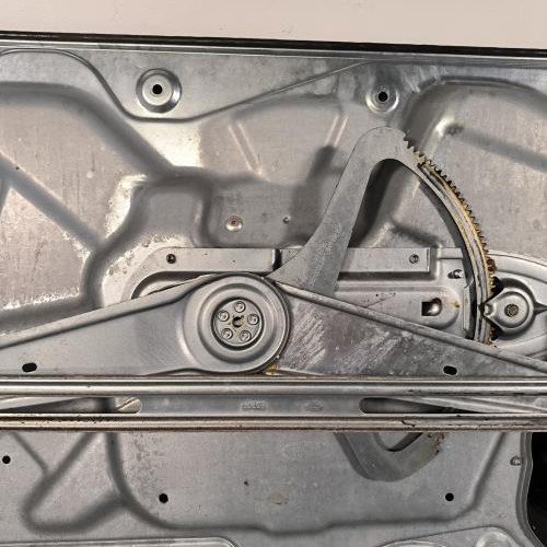 99505771-5fb5ab1e-117e-4ed9-853c-244147f36c09-Piece-Leve-vitre-electrique-avant-droit-1736144-FORD-FOCUS-2-PHASE-2-032fac7787ce340b1ff3e44a2fa77b2900401c0b41694a81d44ac9a99bfb763b_m.jpg