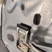 99505771-a552056a-729b-4cfe-a449-09a678ff19cf-Piece-Leve-vitre-electrique-avant-droit-1736144-FORD-FOCUS-2-PHASE-2-05c9ba44b7113c77a028f253ff24bf78ce58c29972b7c014755b6a8b4c8e7895_m.jpg