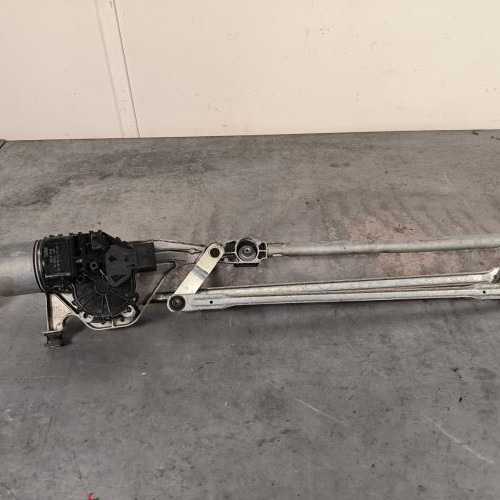 99505773-577919e6-5d07-45c4-b575-4c4e91e2a47c-Piece-Moteur-essuie-glace-avant-1704578-FORD-FOCUS-2-PHASE-2-7771555b71d9678992c09d346e3850d67bbc1fae7e44c5aea181b05f91643508_m.jpg