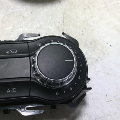 99508881-413f2b5e-161c-4c8e-b80c-896ebe577451-Piece-99508881-Commande-chauffage-2469000515-MERCEDES-CLASSE-A-176-PHASE-1-45-AMG-20i-16V-TURBO-4-MA-97e7bd764b8298f71dbc4b9ac9ea157f7ffb7fb9f70846b3483a49697ede5179_m.jpg