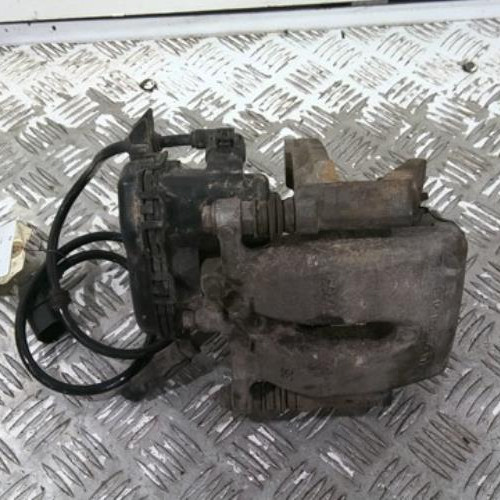 99509947-4acf3e06-3fd9-4ff4-bf93-ff3a84a88d0c-Piece-99509947-Etrier-arriere-droit-1764230281-MERCEDES-CLASSE-A-176-PHASE-1-45-AMG-20i-16V-TURBO-4-MA-a05b8698a609d4a0428fdd108f8da04a8046c86ea4ed84f5054036262c363a7b_m.jpg