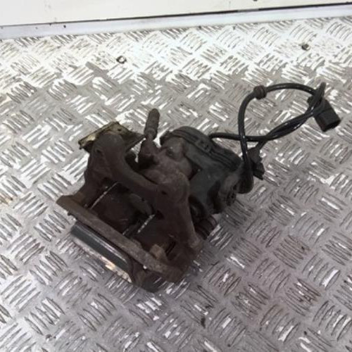 99509948-f24f9051-4771-4490-b24b-ae13110b0e79-Piece-99509948-Etrier-arriere-gauche-1764230181-MERCEDES-CLASSE-A-176-PHASE-1-45-AMG-20i-16V-TURBO-4-MA-eca5900ccf50a54973a01bd6587d9f9a533732a2381f746a7131aa3aaaf7d1bd_m.jpg