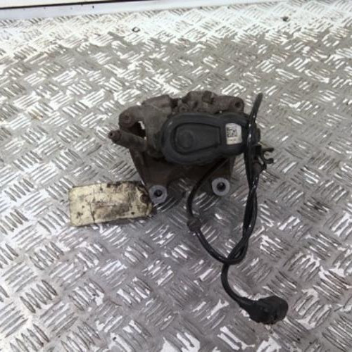 99509948-c8f8ec1b-4297-43dc-bd09-9db77ad150aa-Piece-99509948-Etrier-arriere-gauche-1764230181-MERCEDES-CLASSE-A-176-PHASE-1-45-AMG-20i-16V-TURBO-4-MA-8c3afc603e344e84eb588dd51004f56a4265f7784b486c9ac5fd2b5bd664dbc5_m.jpg