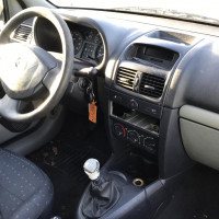 Vehicule-RENAULT-CLIO-2-PHASE-2-2003-5dcca926f8dc0561bf217451b01fc37140686c15a9fa7f69060d4709e4dff3b9.jpg
