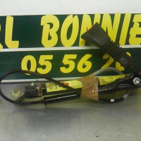 Piece-Pretensionneur-de-ceinture-avant-droit-OPEL-CORSA-B-1997--Essence-1eb7375c45a034f9b142521a42770f1838e60ce47ce0c2c251f4d9deab4534b2.png