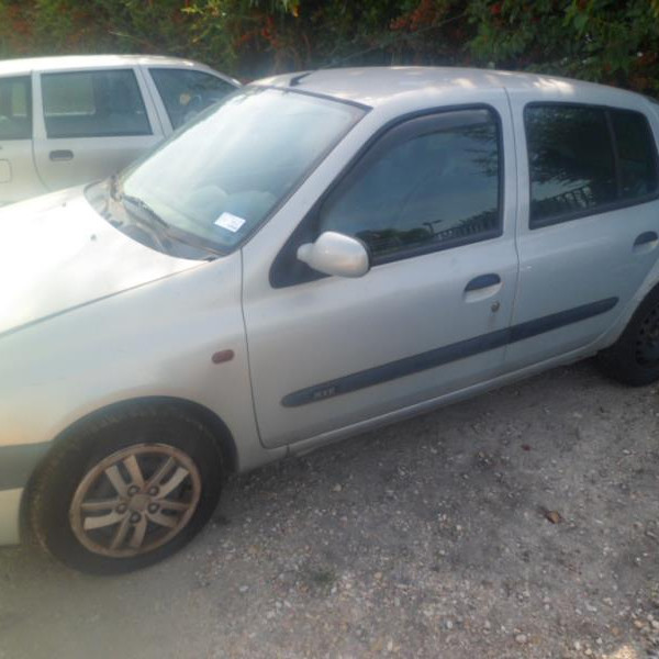 Vehicule-RENAULT-CLIO-II-MTV-1-4-2000-270a687374629f6d10c97551a215da8d17dd88b1c6932b822bf57c302abcb54d.JPG