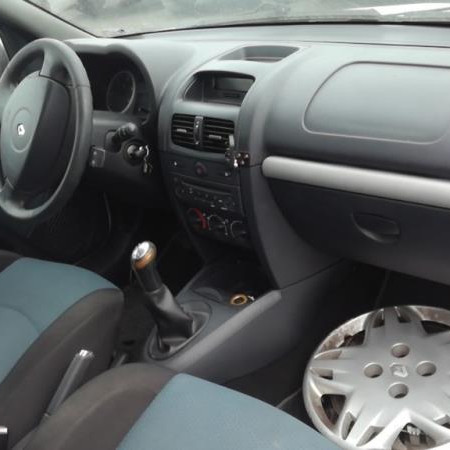 Vehicule-RENAULT-CLIO-II-PHASE-3-1-5-2007-48d44ed7804490797889a3b3b2d381d694263c6bd75c66e4e59933f9a3fdce97.jpg