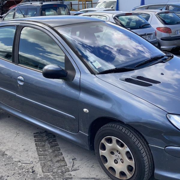 Vehicule-PEUGEOT-206-2006-abaaa359e8a6d9222259757642252f8ae0d760fef972a4b3c87bb4f15de2e5de.jpg